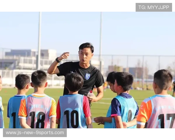 足球场上新星：青训营毕业生首发立功，足球青训营报名条件